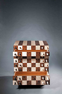 Комод «Гроссмейстер», 2010, из серии «Подарки»